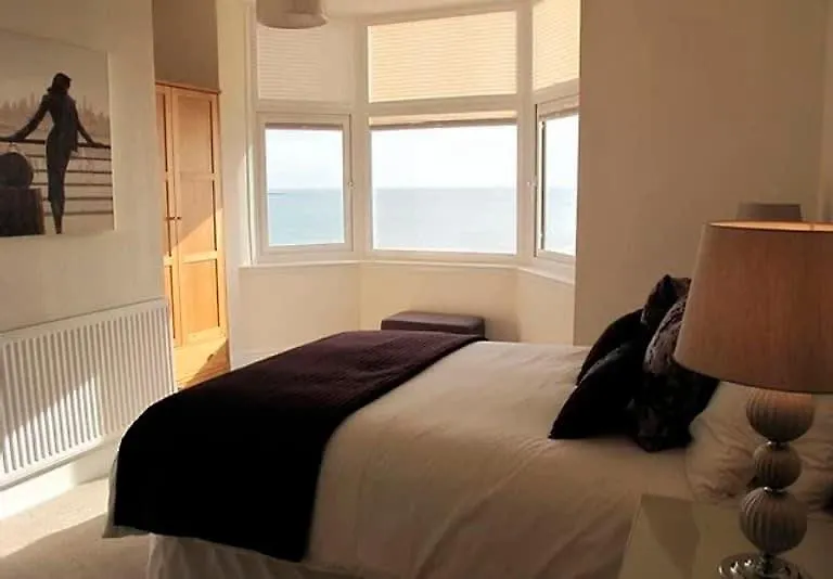 Ivy House - Seafront House With Garden Seating And Stunning Sea Views! - Ocholo Villas Filey